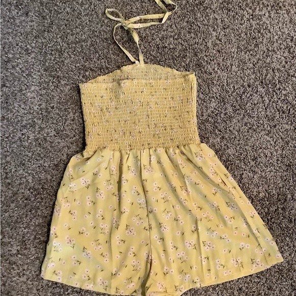 Juniors Lily floral Rose Smocked Tied Neck Romper Sz S Travel Parties new - Picture 2 of 5